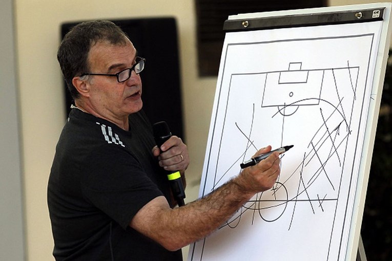 El Loco sazvao presicu da bi novinare poučavao nogometu